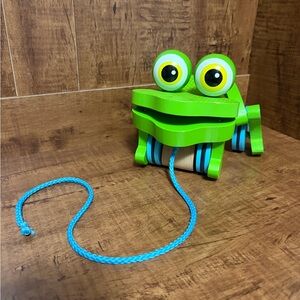 Melissa & Doug wooden frolicking frog Green Pull-Along Toy